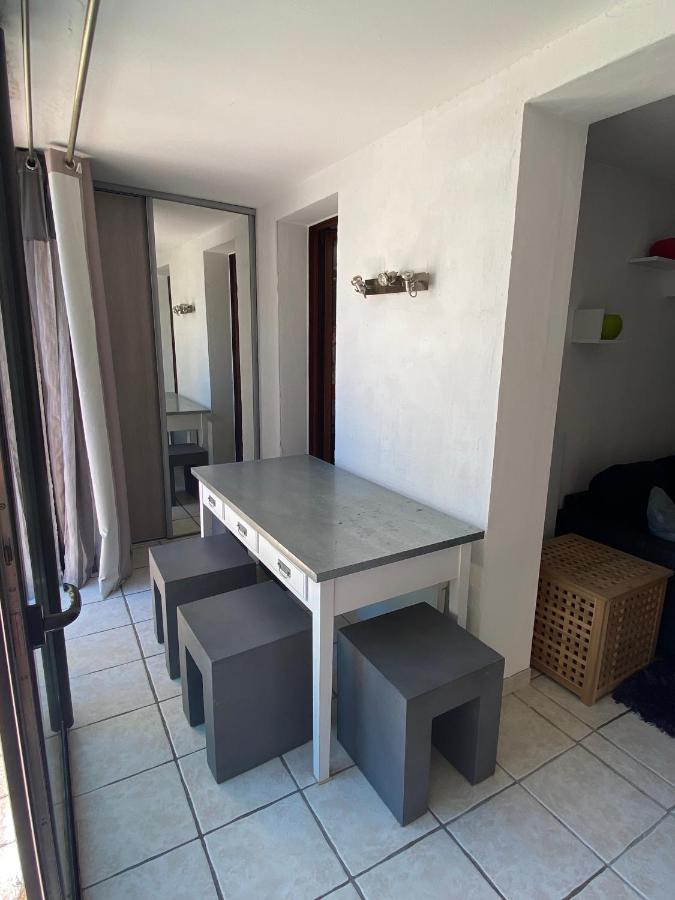 Logement entier T2 climatisé, parking gratuit, jardin, mer Sanary-sur-Mer Buitenkant foto