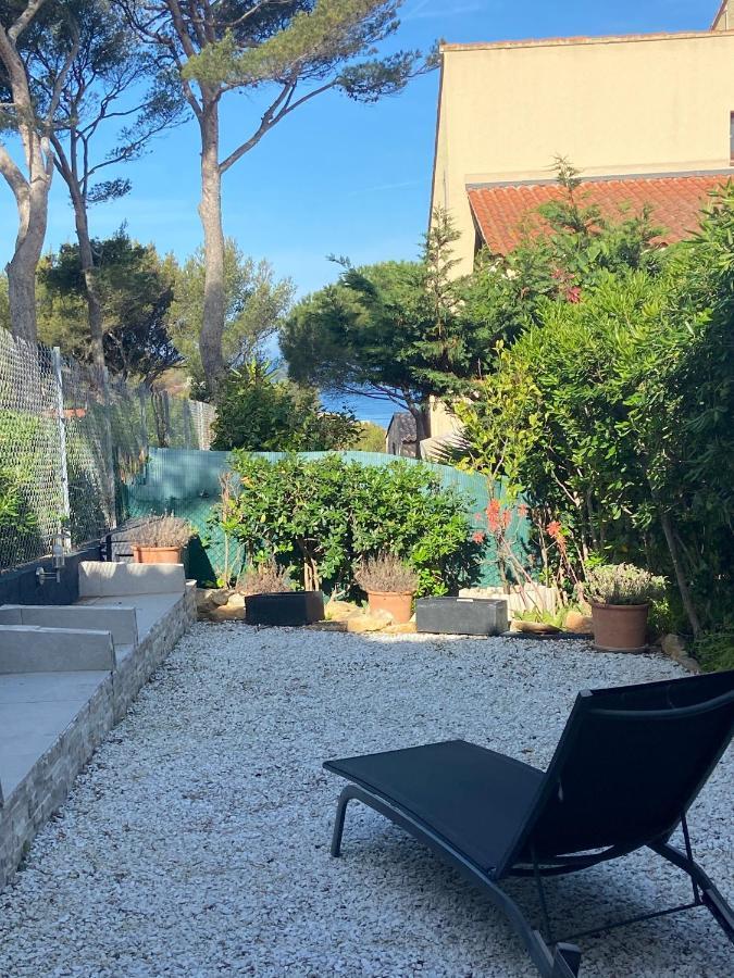 Logement entier T2 climatisé, parking gratuit, jardin, mer Sanary-sur-Mer Buitenkant foto